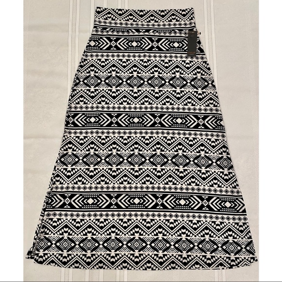 FYLO London Aztec Maxi Skirt - Black & Ivory - size M - NWT - Picture 4 of 4